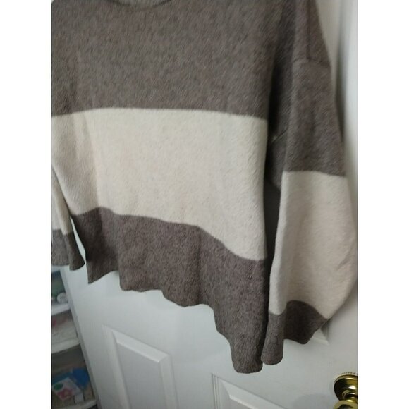 $ M Ema&Carla Wool Blend Cropped Long Sleeve Striped Sweater. Size S - Picture 2 of 11